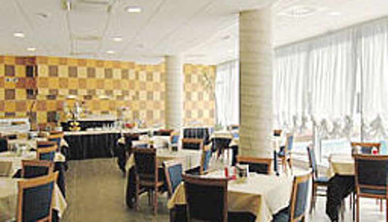 Sala śniadaniowa w restauracji - Concorde