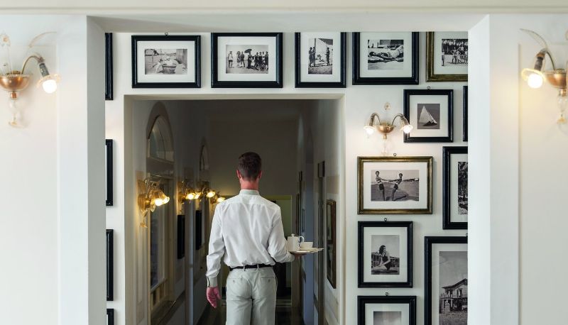Hall - Byron Hotel