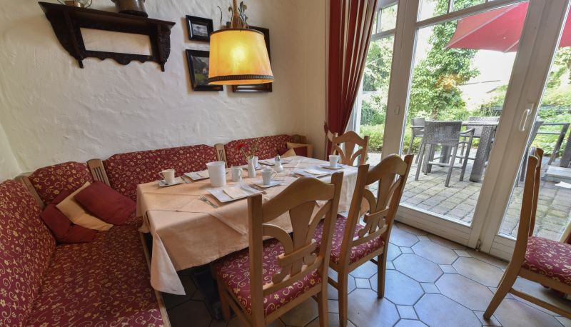 Breakfast room within the restaurant - Landhaus Alpinia
