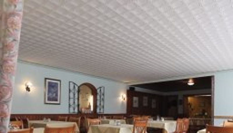 Ontbijtzaal in het restaurant - Ursula Hotel-Pension