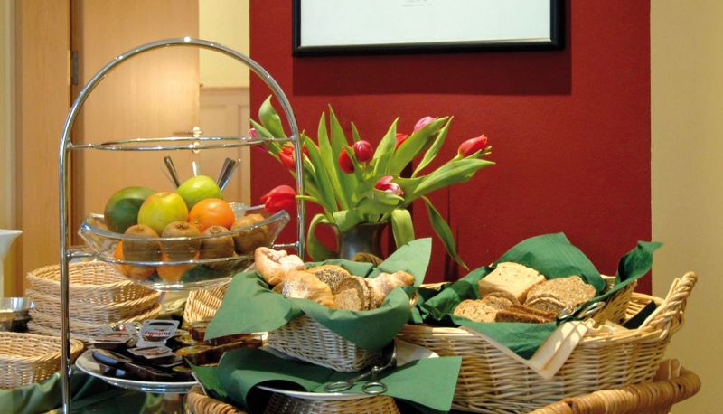 Ontbijtzaal in het restaurant - Avenon Schwaiger Hof