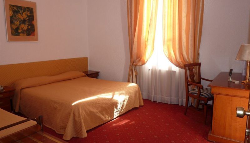 Habitación triple - Hotel Ariston Montecarlo