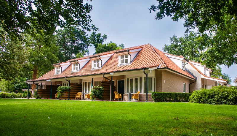 Zewnętrzna część hotelu - Ahauser Land- & Golfhotel