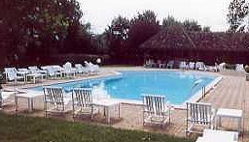 Piscine - Le Relais Fleuri Logis