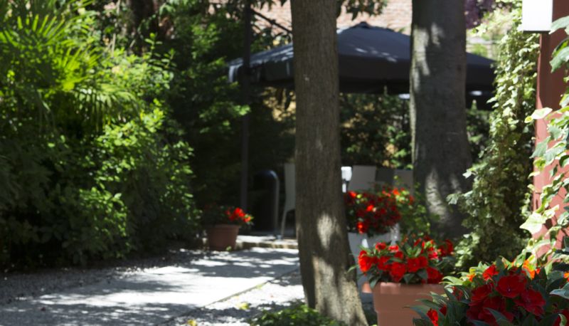 Hotel outdoor area - Villa Pannonia