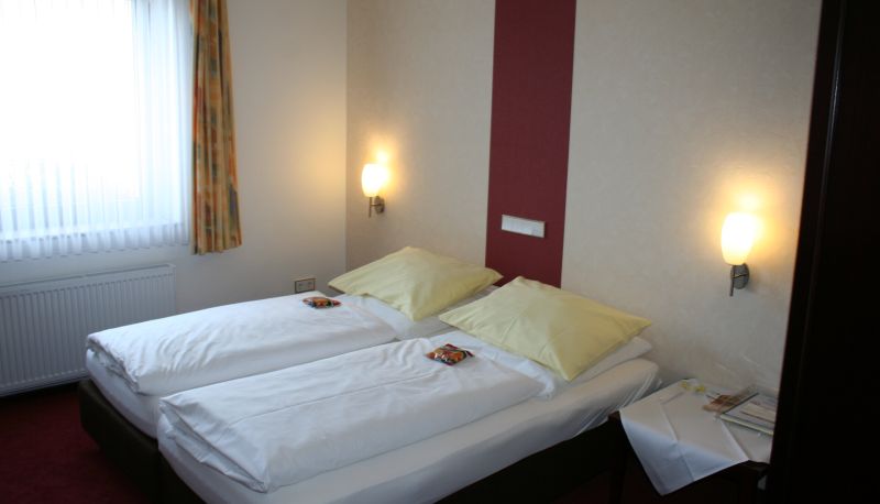 Standard room (double) - Akzent Hotel Oberhausen