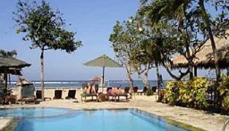Basen - The Benoa Beach Front Villas & Spa