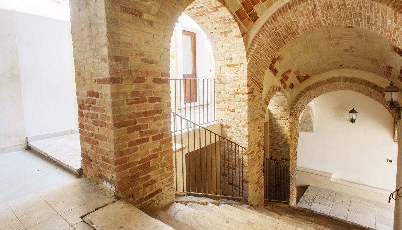 Buitenruimte van het hotel - Residenza Sveva Albergo Diffuso