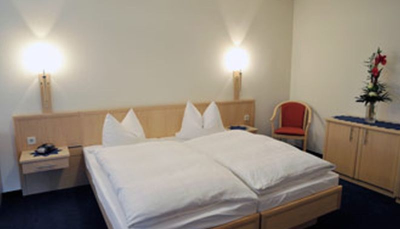Standard room (double) - Weisses Lamm Hotel Garni