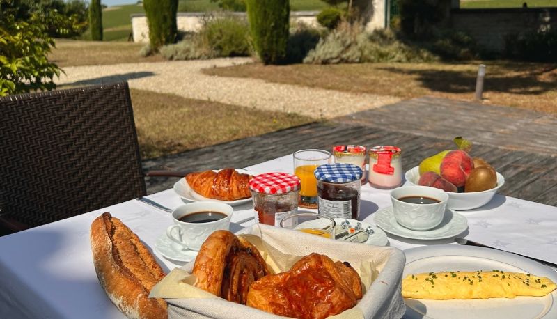 Sala prima colazione - The Originals Relais Le Relais de Saint-Preuil