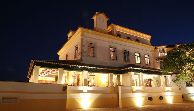 Zewnętrzna część hotelu - Hotel Lusitano