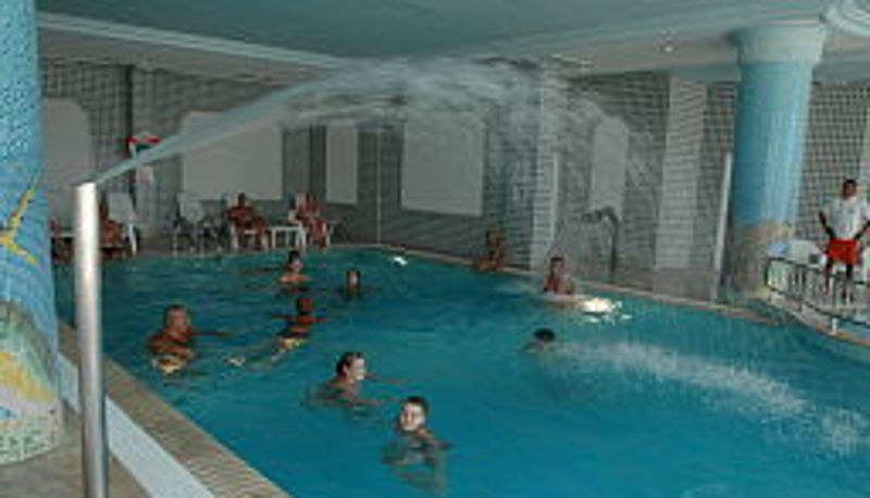 Pool - Jinene
