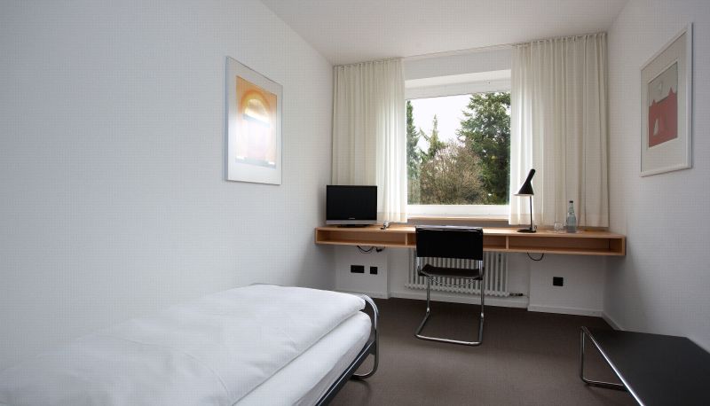 Standardzimmer (Einzel) - Tagungszentrum Hohenheim der Akademie der Diözese Rottenburg-Stuttgart