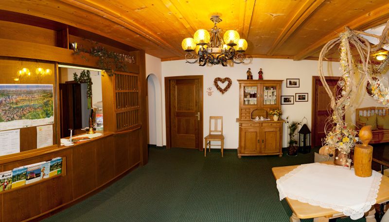Rezeption - Alpenhof Hotel
