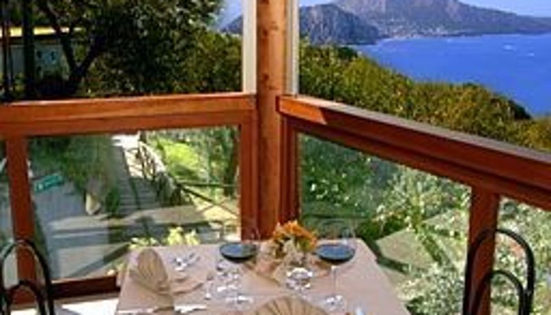 Sala prima colazione all'interno del ristorante - Gocce di Capri Hotel & Residence
