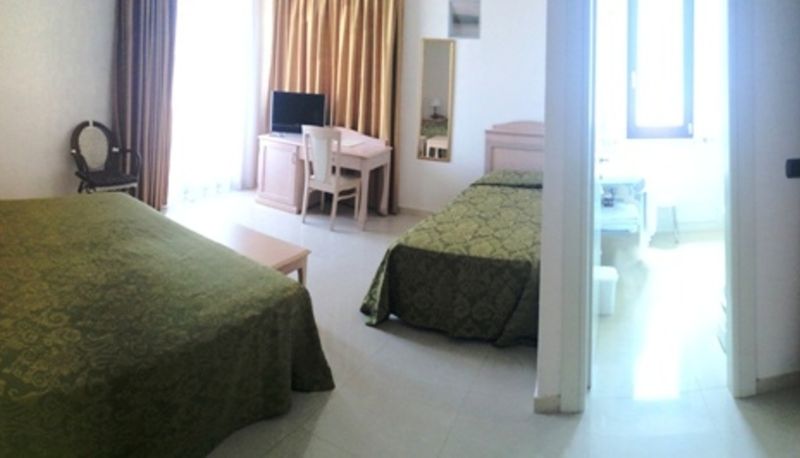 Habitación triple - Albatres Palace Hotel