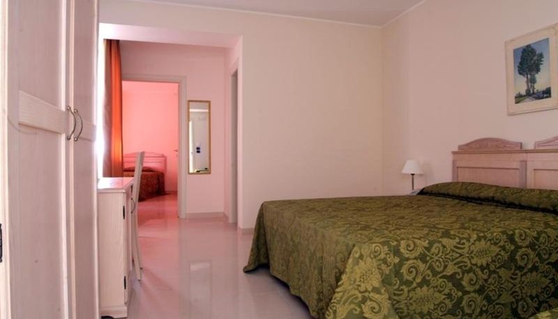 Habitación cuádruple - Albatres Palace Hotel