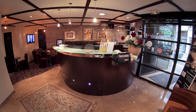Hall - Brit Hotel Les Voyageurs