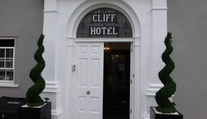 Zona exterior del hotel - Cliff Hotel