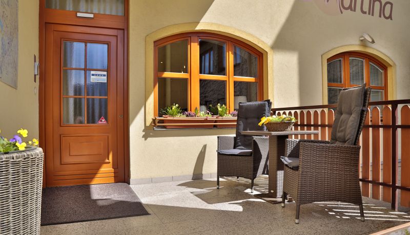 Area esterna dell'hotel - Penzion  Martina