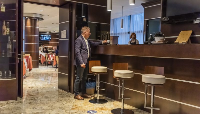 Bar - Dado International