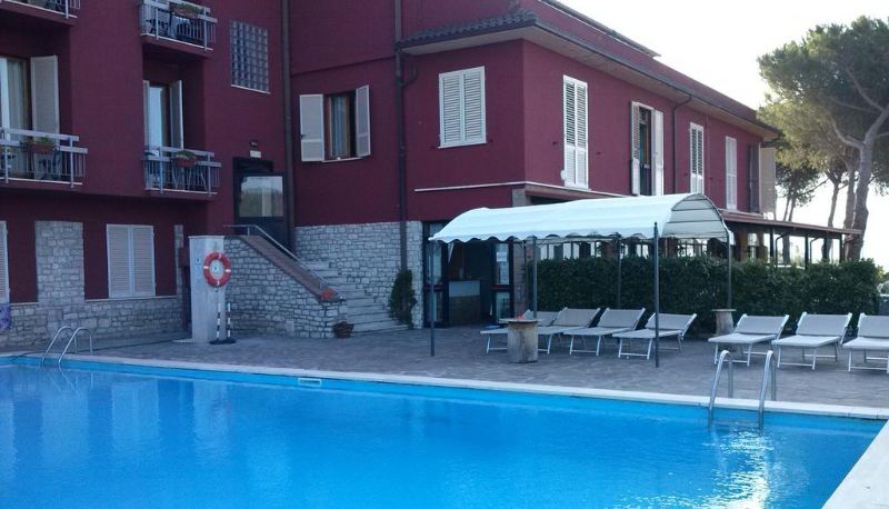 Zewnętrzna część hotelu - Cavalieri