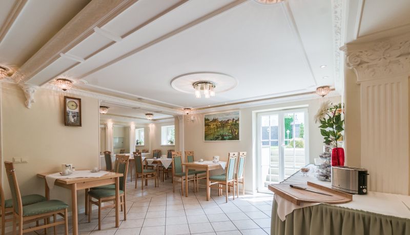 Breakfast room - Villa am Waldschlösschen Pension in Elbnähe