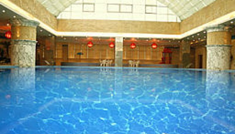 Pool - Days Hotel & Suites by Wyndham Jiaozuo