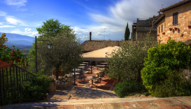 Buitenruimte van het hotel - La Bastiglia Albergo Ristorante