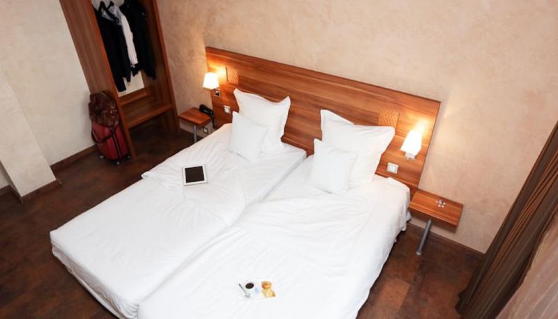 Standard room (double) - Hotel Colmar Gare The Originals City