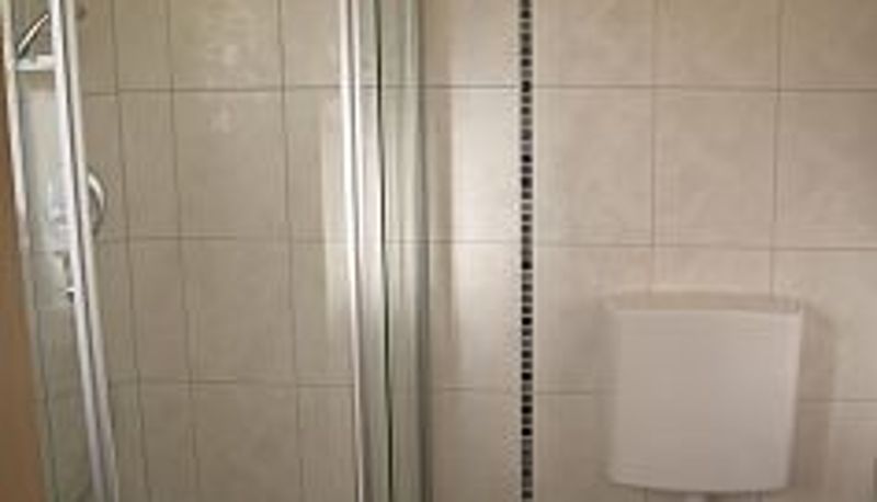 Bathroom - Zug um Zug