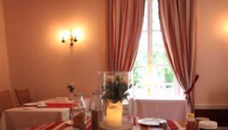 Sala de desayunos dentro del restaurante - Villa Fayence