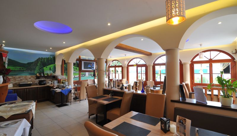 Frühstücksraum innerhalb des Restaurants - Bayerisch Pension Restaurant-Bük