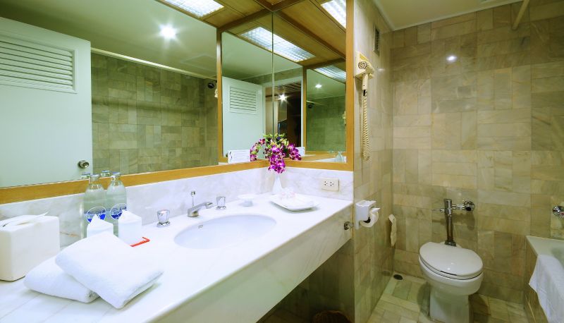 Badkamer - Le Siam Hotel formerly Swiss Lodge, The