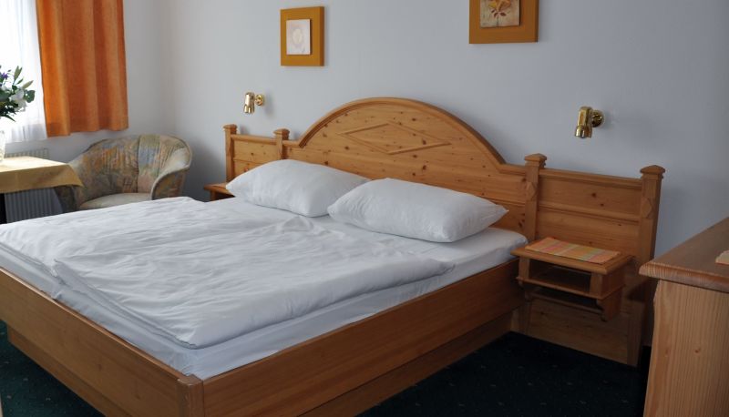 Chambre standard (double) - Cafe-Pension Familie Parzer