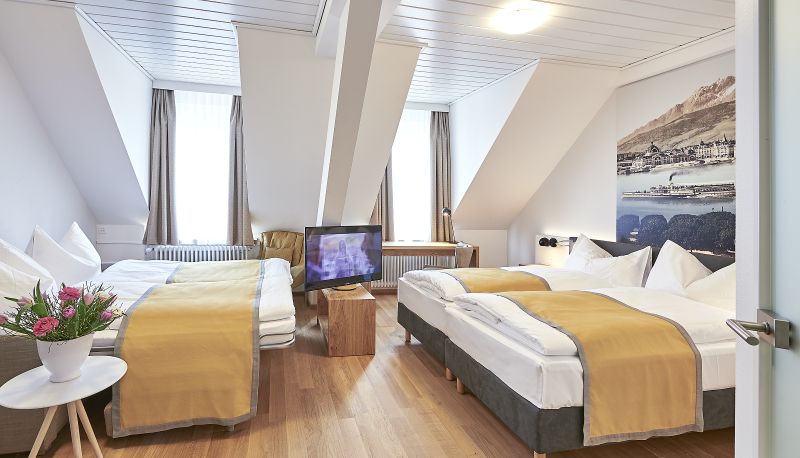 Quadruple room - Hotel Central Luzern