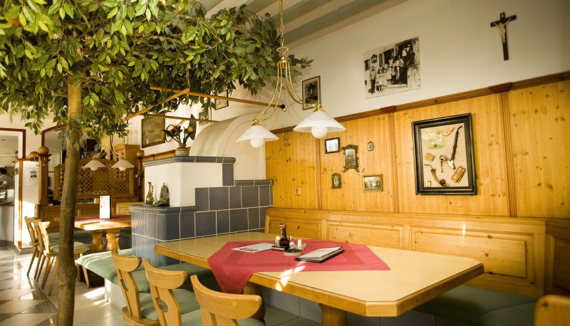 Frühstücksraum innerhalb des Restaurants - smartMOTEL