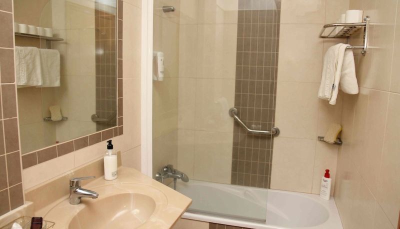 Cuarto de baño - Skyview Hotel