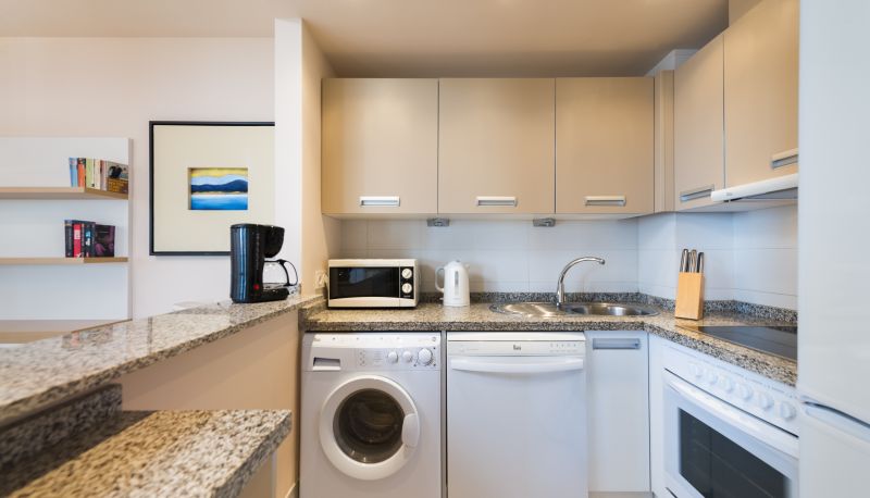 Keuken in de kamer - Olée Nerja Holiday Rentals by Fuerte Group