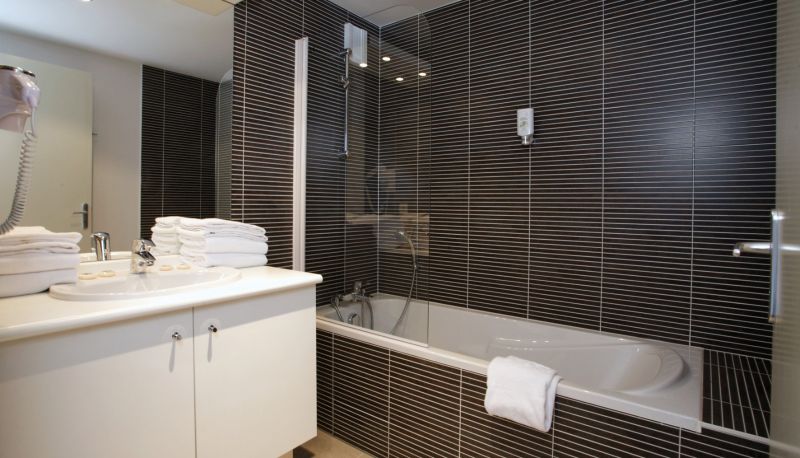 Bathroom - Lagrange Apart'Hotel Strasbourg Wilson