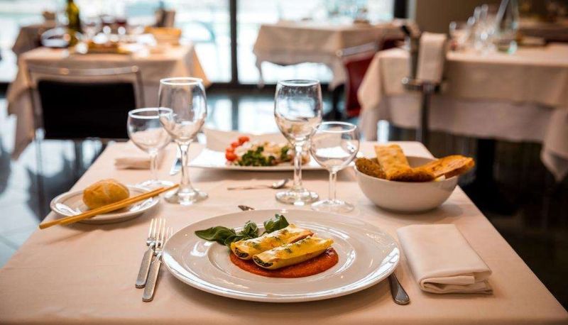 Restaurant - Waldorf Palace