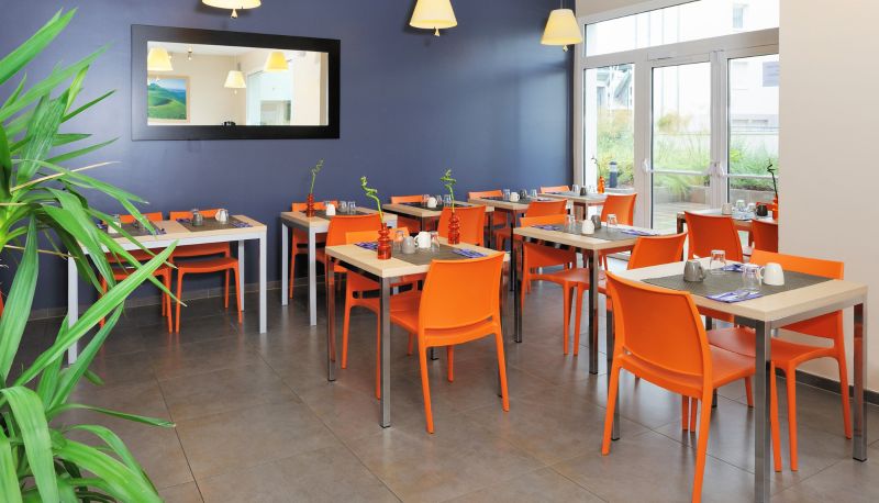Breakfast room within the restaurant - Residhome Clermont Ferrand Gergovia