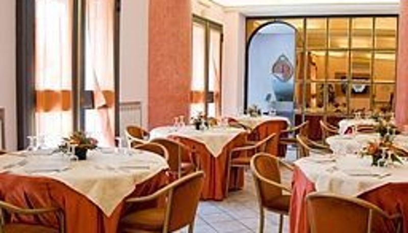 Frühstücksraum innerhalb des Restaurants - Regina
