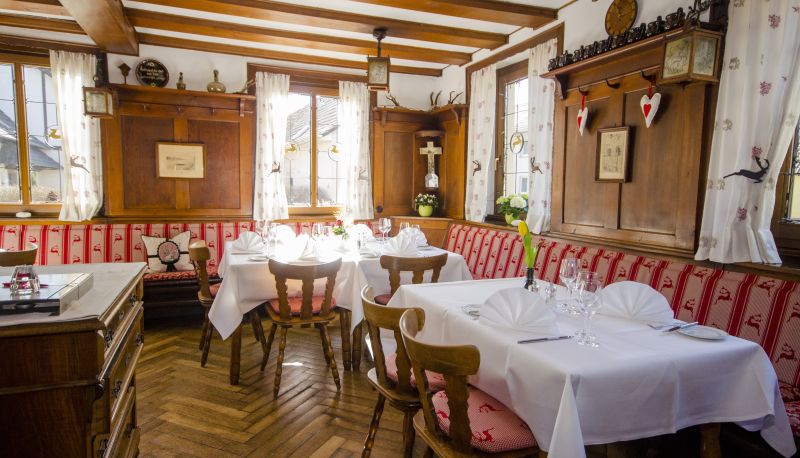 Sala prima colazione all'interno del ristorante - Zum Hirsch