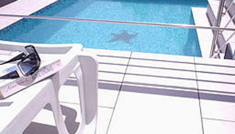 Piscina - Villa Sunrise Appartements