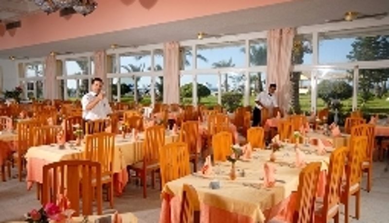 Sala de desayunos dentro del restaurante - Houda Skanes Monastir