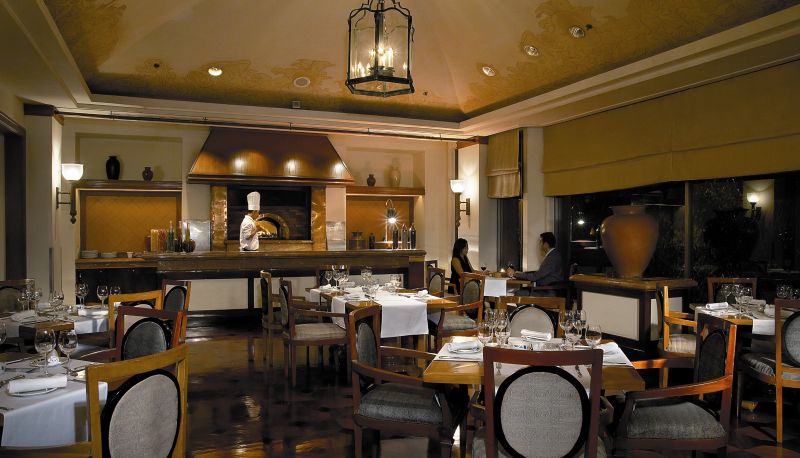 Restaurant - Shangri-La Hotel Surabaya