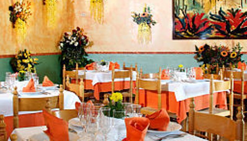 Salle de petit-déjeuner dans le restaurant - Villa Verdiana