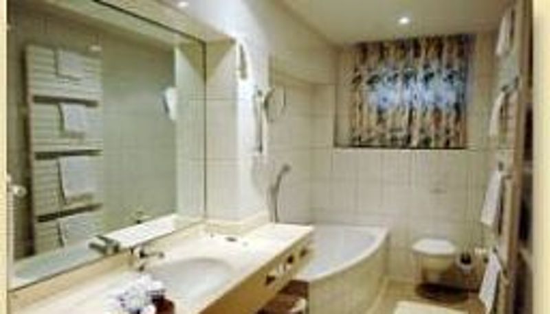 Bathroom - POP Hotel Wolfsburg Sandkamp