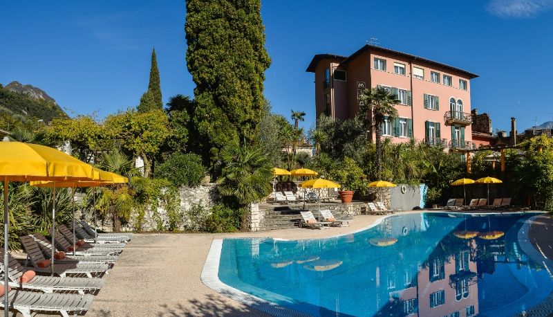 Zona exterior del hotel - Villa Miravalle